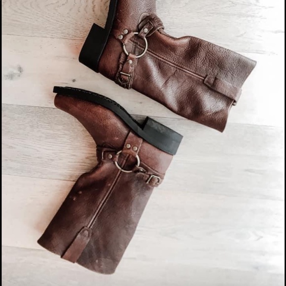 Leather boots - Picture 2 of 3